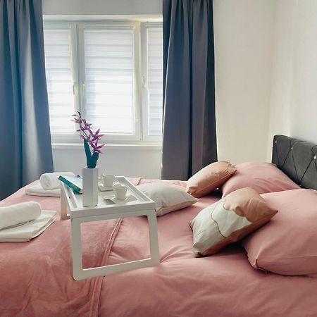 Apartment Zara Bihac Bagian luar foto